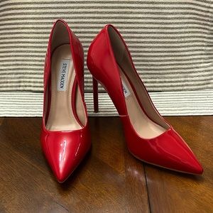 STEVE MADDEN RED HEELS *NEW*